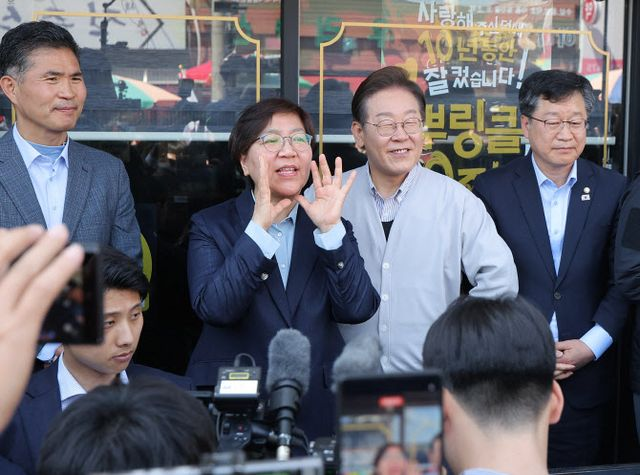  정은경 복지장관 후보자 남편 '코로나 주식 투자' 공방 예고