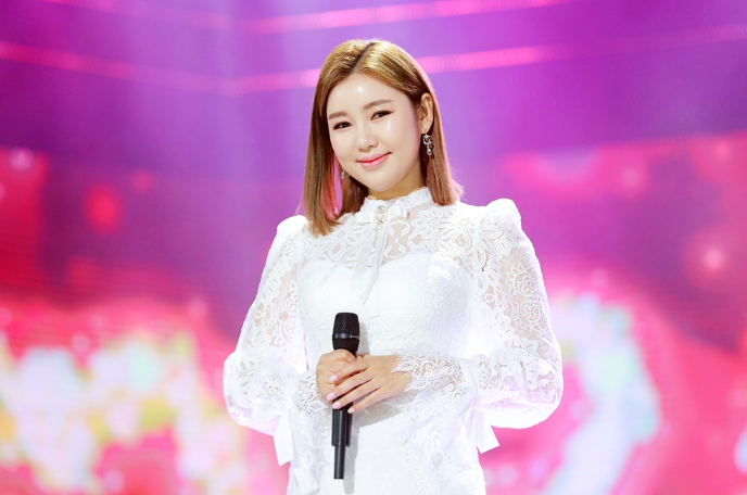 <b>송가인</b>, <b>건강</b> 문제로 ‘정오의 희망곡’ 불참…김나희 “해... 