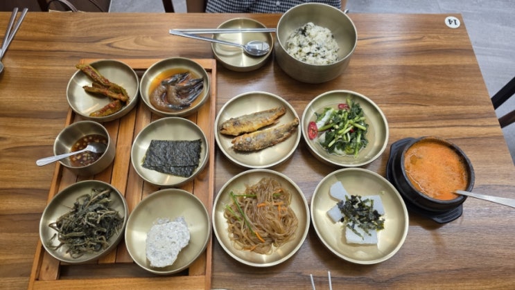  청국장 밥 반찬 무제한 한정식 오월의 곤드레 용인죽전점