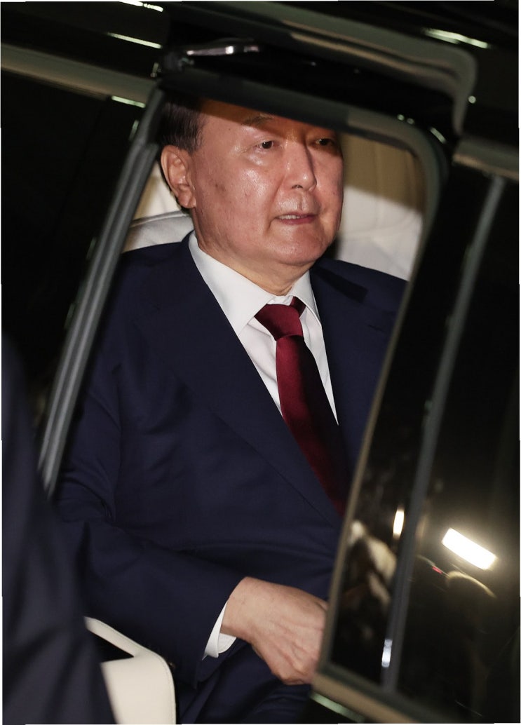 <b>윤석열</b> 전 대통령 '황당 요구' <b>논란</b>: '윤적윤' 비판과 재조사... 