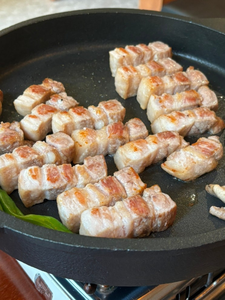  군자역맛집 부모님 외식하기 좋은 삼겹살 고기집 방이옥