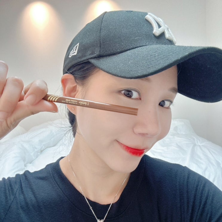 립힙 아이브로우펜슬로 타투한 듯 자연스럽게! 눈썹브로우 끝판왕 등장