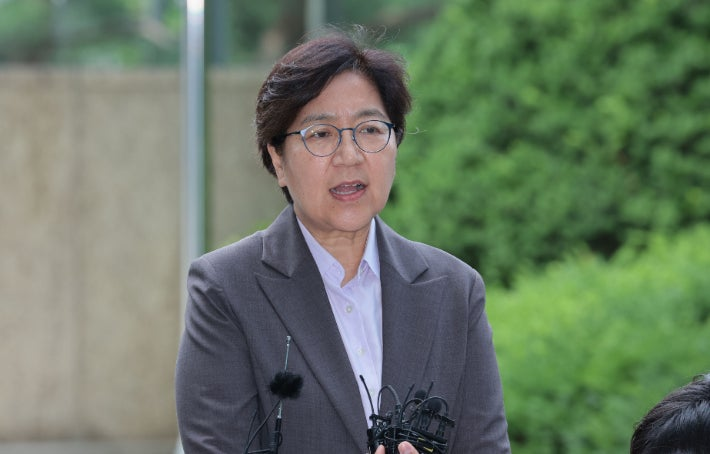 [속보] <b>정은경</b> 복지<b>장관</b> 후보자, 의정 <b>신뢰 회복</b> 강조! 전공의... 