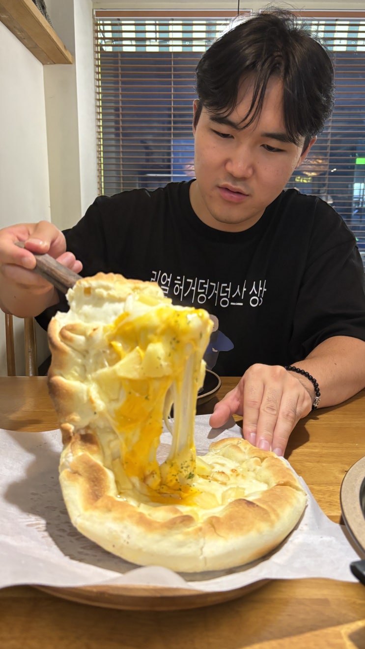  [화성/양식] 농가의하루 동탄 본점_또간집 숯불 닭갈비 볶음밥과 하와이안 치즈 듬뿍 피자. 재방문은 글쎄.