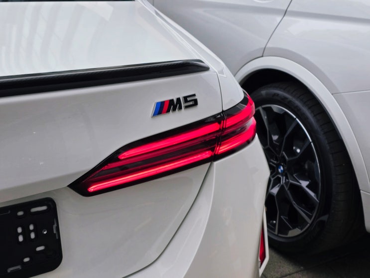2025 BMW M5 플러그인 하이브리드 전동화의 시작. 제원, 가격, 포토
