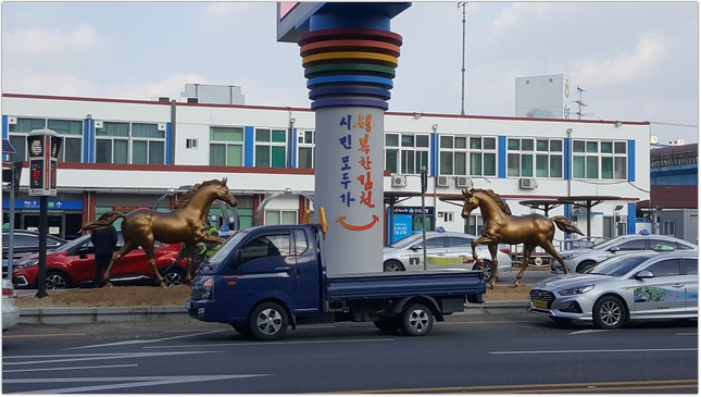 우리 동네에 생긴 예쁜 동물 조형물! 전문 동상 제작 업체 덕분에 완성된 특별한 공간