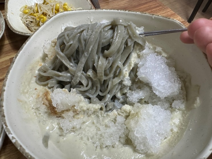  총총) 폭염에 지금 꼭 먹어야 하는 음식 콩물국수 맛집 ‘찬이네칼국수팥죽전문점‘