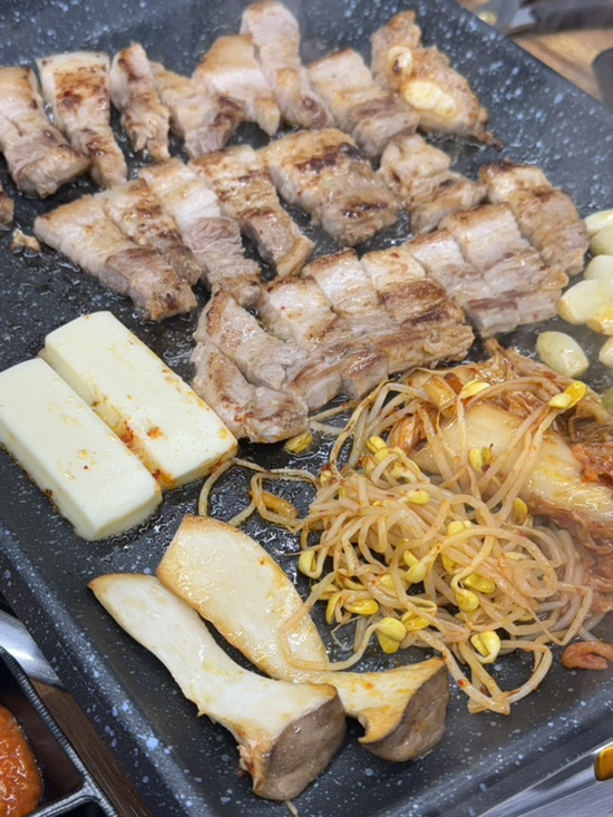 호계동맛집 | 육즙 가득 삼겹살 호계삼겹살 리뷰