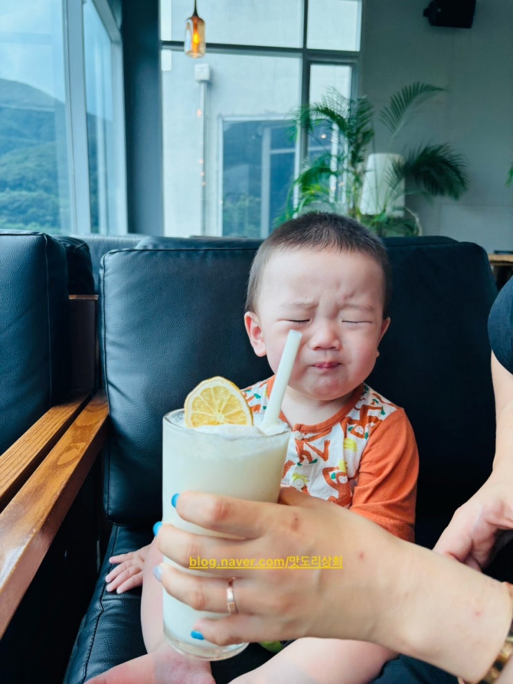  평일 주말 가리지않는 경기도가평 청평역 카페맛집 리버레인
