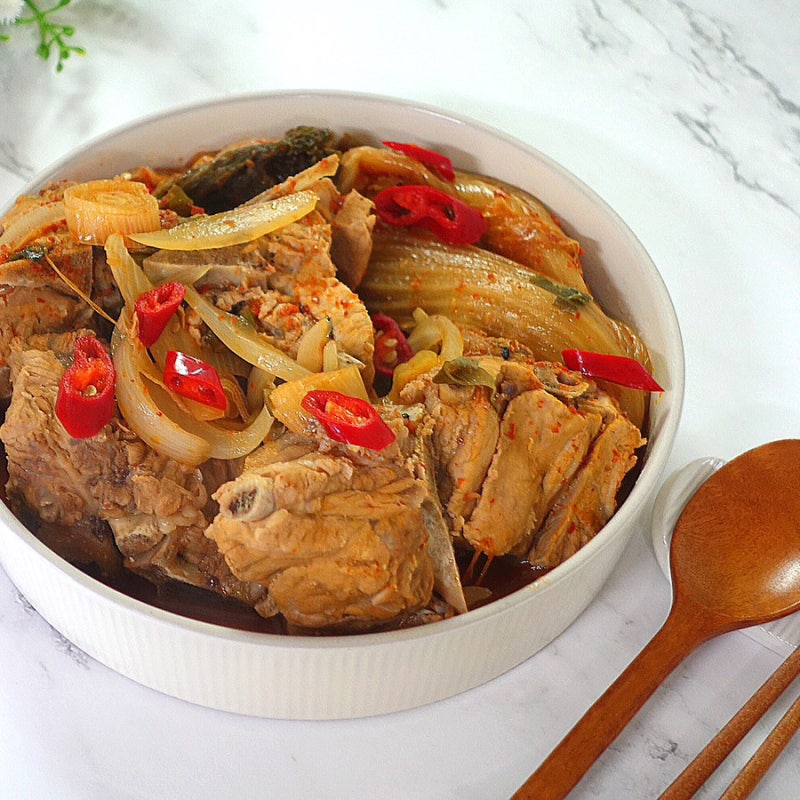 등뼈찜 레시피 재료 돼지등뼈찜 양념 만들기 묵은지 등뼈 김치찜 요리