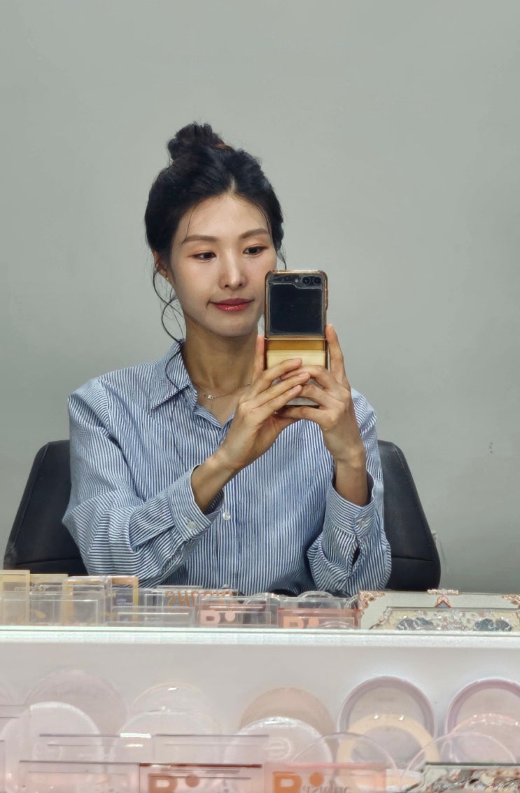  부천 메이크업샵 벨르나에서 프로필 촬영 준비해 봄
