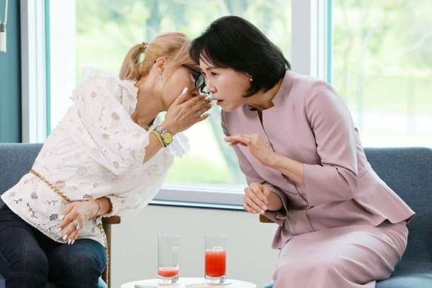 [속보] <b>김혜경 여사</b><b>조수미</b>, 뜻밖의 <b>친분</b>? "손 줘봐 봐" 꺄 ㅋㅋㅋ