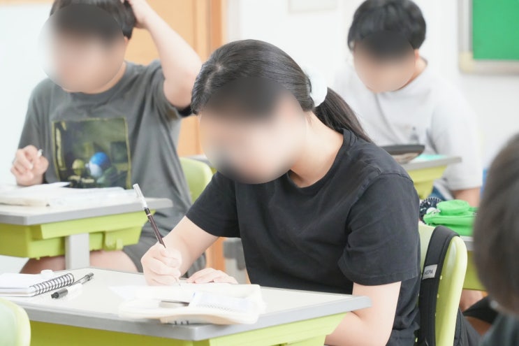 250701 으허어허어어엉 더워어어 (미술 이모티콘 그리기)