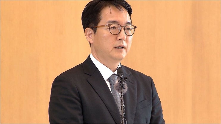 심우정 <b>검찰</b>총장 사의 표명: <b>검찰</b> 개혁의 격랑 속, <b>고위직</b>... 