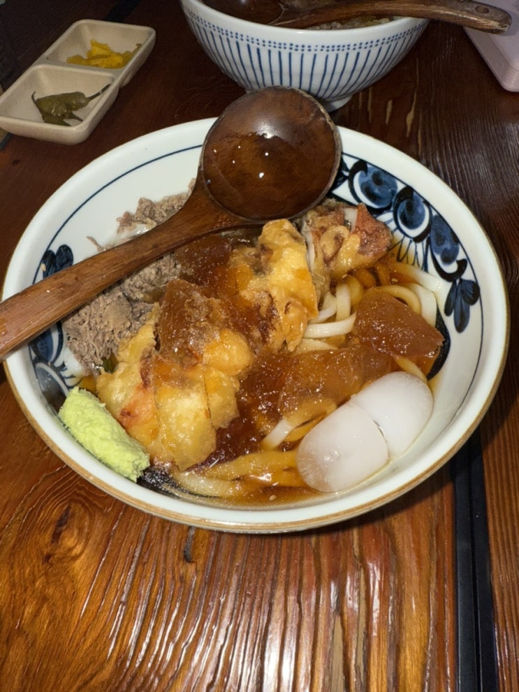  맛있어서 말하기 싫으니까 다 먹고 말할게 <고토히라우동>