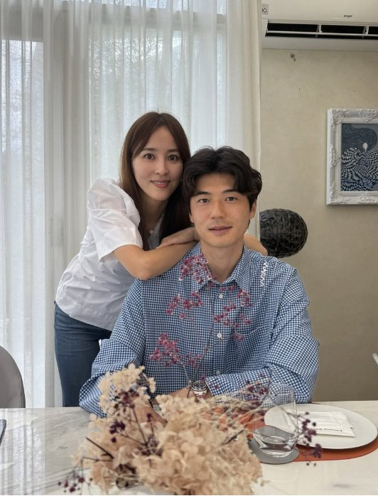 <b>기성용</b>, "<b>한혜진</b>보다 내가 더 나이 들어 보여"…<b>결혼 12주년</b>... 