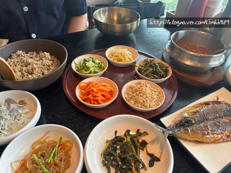  왕십리맛집 건강하고 맛있는 봄이보리밥 한상