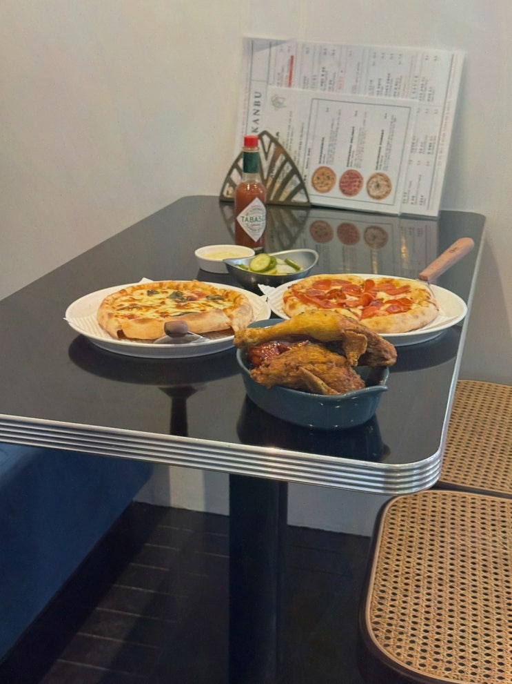  [깐부치킨 석촌호수점] 아늑하고 맛있는 분위기로 즐기는 석촌호수맛집