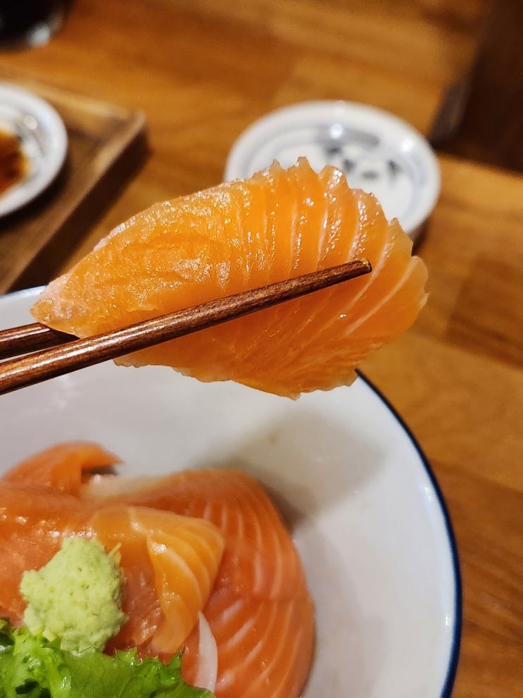  서촌맛집 진심｜연어덮밥 야끼소바 맛집 경복궁역데이트코스