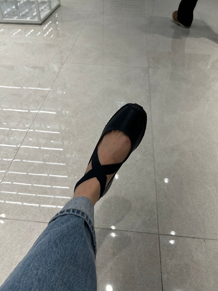  임산부 신발 플랫슈즈 추천 쿠에른 발레리나 슈즈 16  블랙 사이즈업 착용후기
