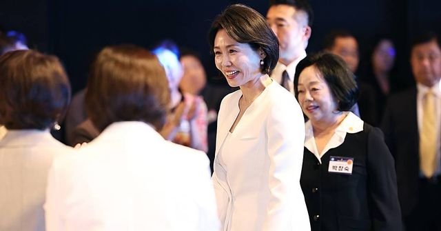  김혜경 여사, 국내 첫 단독 행보…여성기업주간 개막식 참석