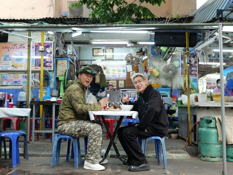 “마음이 전해진 식탁”…<b>이장우</b>·뱀뱀, ‘<b>두유노집밥</b>’서 두... 