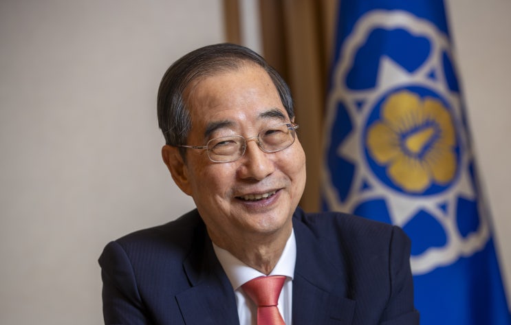 <b>한덕수</b> 전 <b>총리</b> 출국금지 조치, <b>내란 특검</b>의 강력한 수사 의지... 