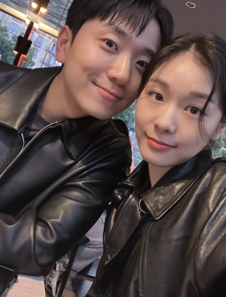 <b>김연아</b>, 남편 <b>고우림</b>과 <b>파리</b>... 전역 후 첫 <b>여행</b>, 꿀 떨어지는... 