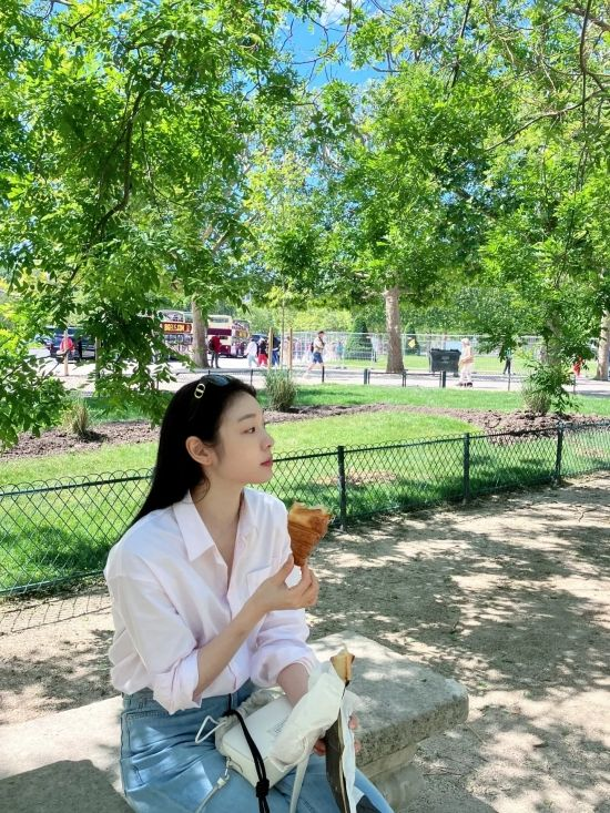 <b>김연아</b>, <b>고우림</b> 애정 듬뿍... 함께한 <b>프랑스 여행</b>... 