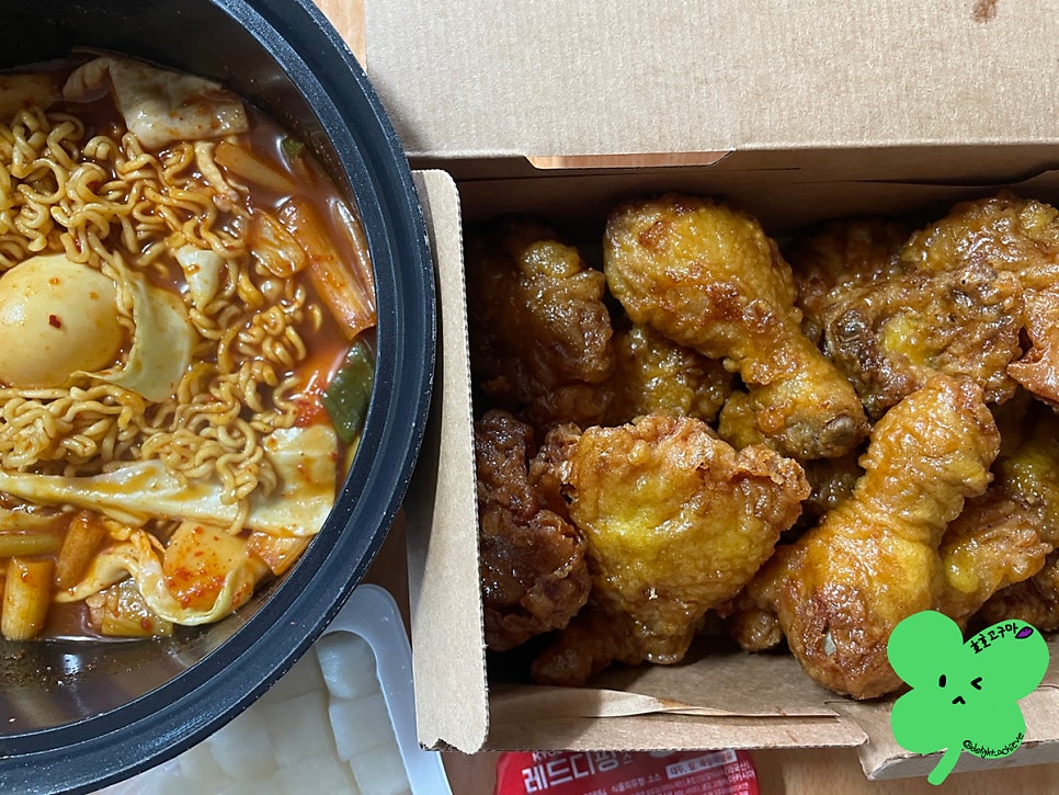 교촌치킨 계룡대점 사진 4