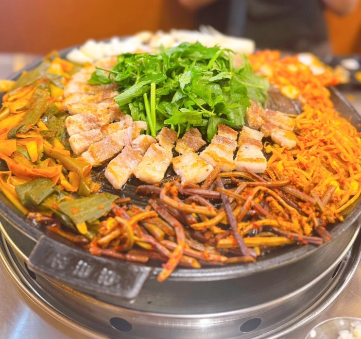  상구네솥뚜껑삼겹살 건대 삼겹살 맛집 문경약돌 돼지+미나리 삼겹의 꿀조합후기