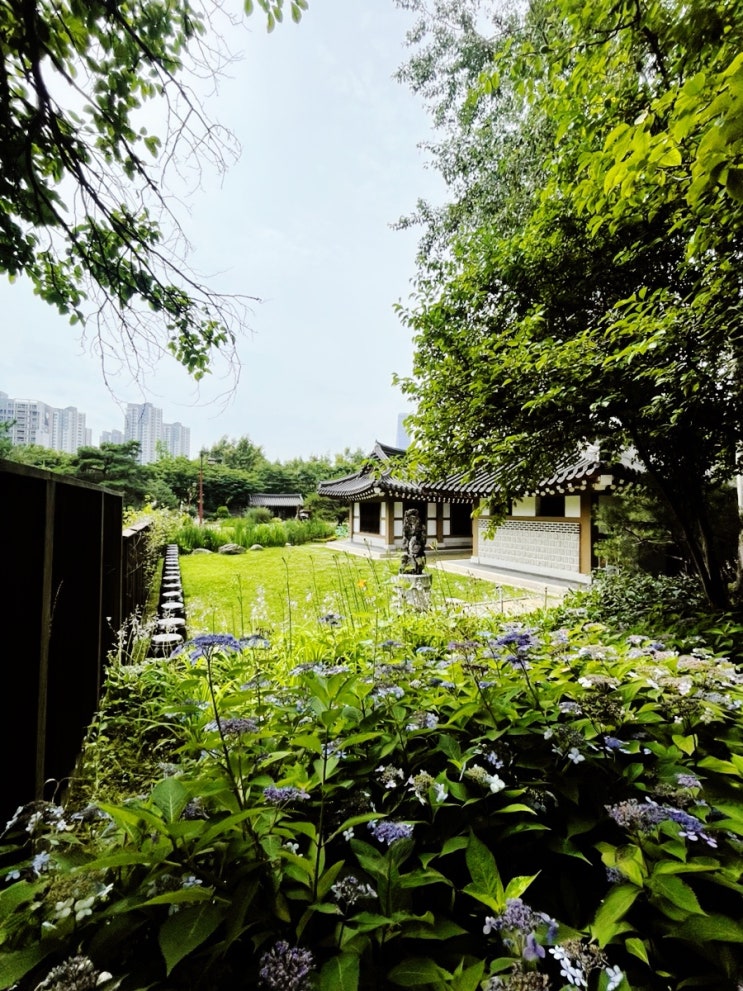  인천 송도 미추홀공원,  도심 속 힐링 산책 명소