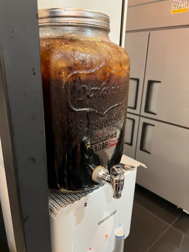 Enjoy a Chinese buffet for just 10,000 won per person at Dosakmyeongga in Songpa, Seoul. 18