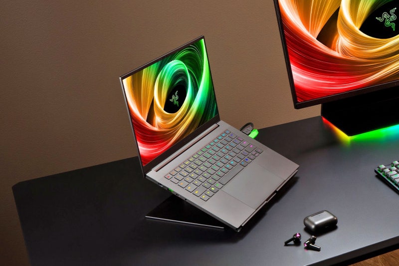 작으면 성능이 구리다는 편견을 깨 14인치 게이밍 노트북 레이저 블레이드 Razer BLADE 14