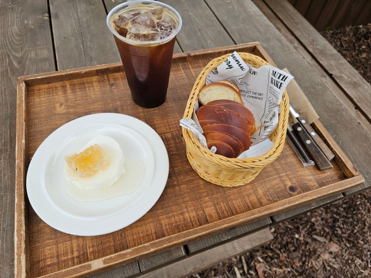 [파주] 르븨밀크 본점 - 파주 카이막 맛집, 빵과 꿀 조합이 좋았던 신상 대형카페 르븨 밀크 후기