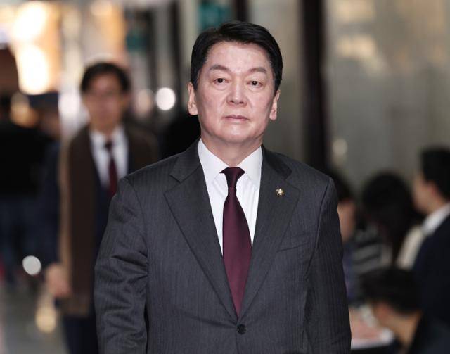 깨어날 수 있을까? <b>안철수 혁신위</b>, 뼈를 깎는 수술대에 오르다