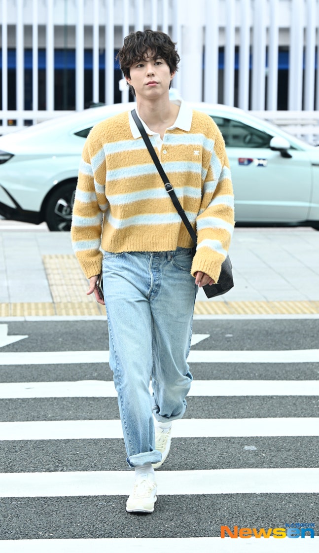  [공항패션] 박보검, 그냥 지나칠 수 없는 공항 미소 ️