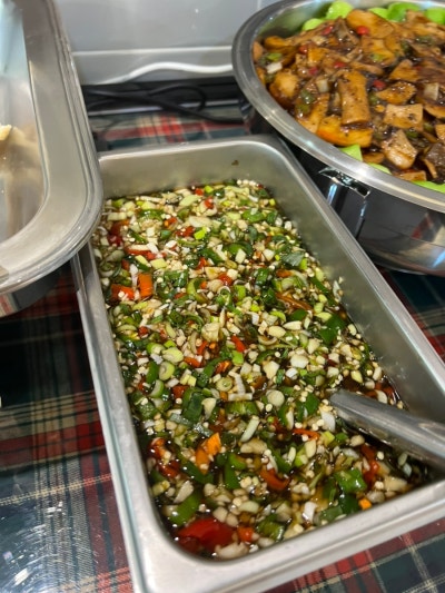 Enjoy a Chinese buffet for just 10,000 won per person at Dosakmyeongga in Songpa, Seoul. 17