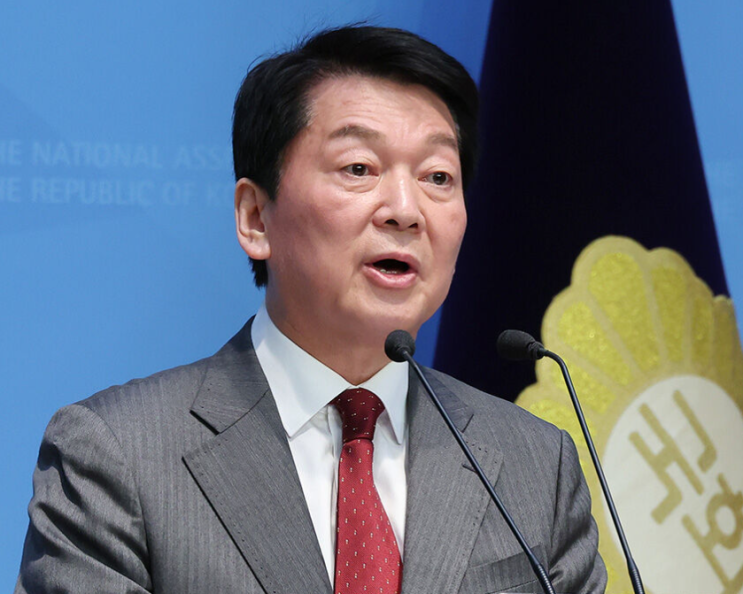 국민의힘 <b>혁신위원장</b>에 <b>안철수</b>…<b>송언석</b> "당 개혁의 최적임자"