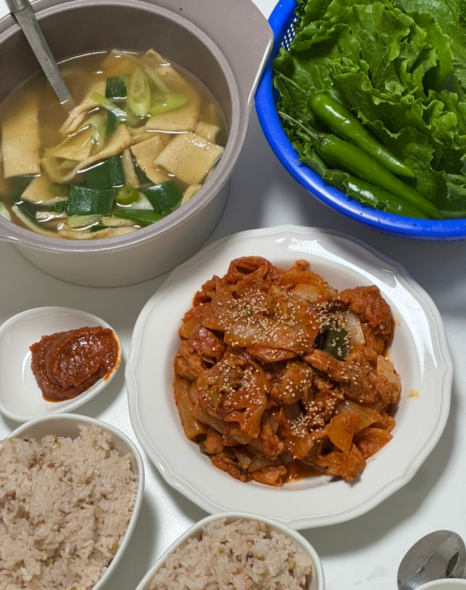 돼지구이 이 맛 실화야? [문경쑥돈 한돈 뒷고기] 로 즐긴 소확행 식탁
