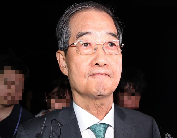  한덕수 전 총리, 내란특검 조사 13시간 40분 만에 귀가