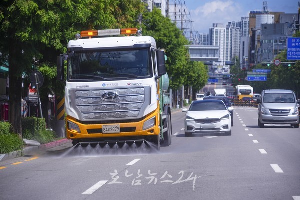  연일 이어지는 ‘폭염 특보’…광주시, 맞춤형 보호대책으로 시민건강 지킨다