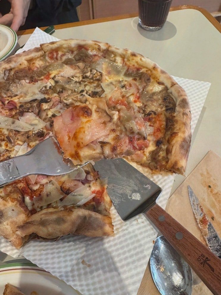  주말 오후, 맛있는 피자를 찾는다면 죽전역피자에서 감성적인 시간을 보내세요!