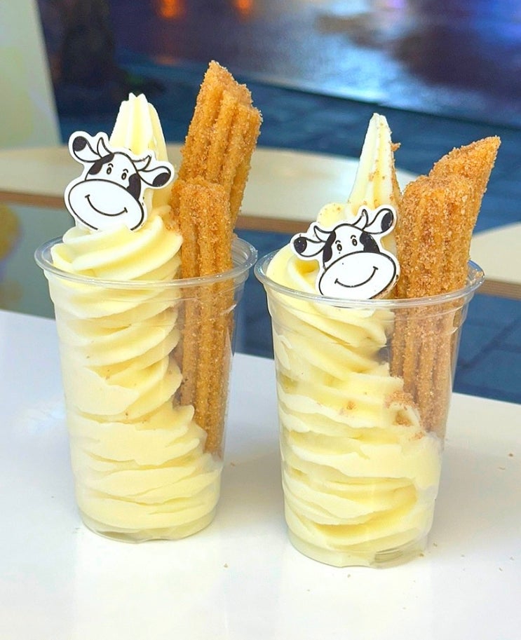  홍대입구역 디저트 카페, 상하목장 소프트 아이스크림 츄러스 맛집 밀크팩토리 내돈내산 솔직후기