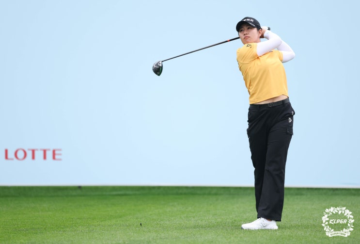 첫 승 기대감 솔솔~~ KLPGA <b>롯데오픈</b> 첫날 5언더파 단독 <b>선두</b>스