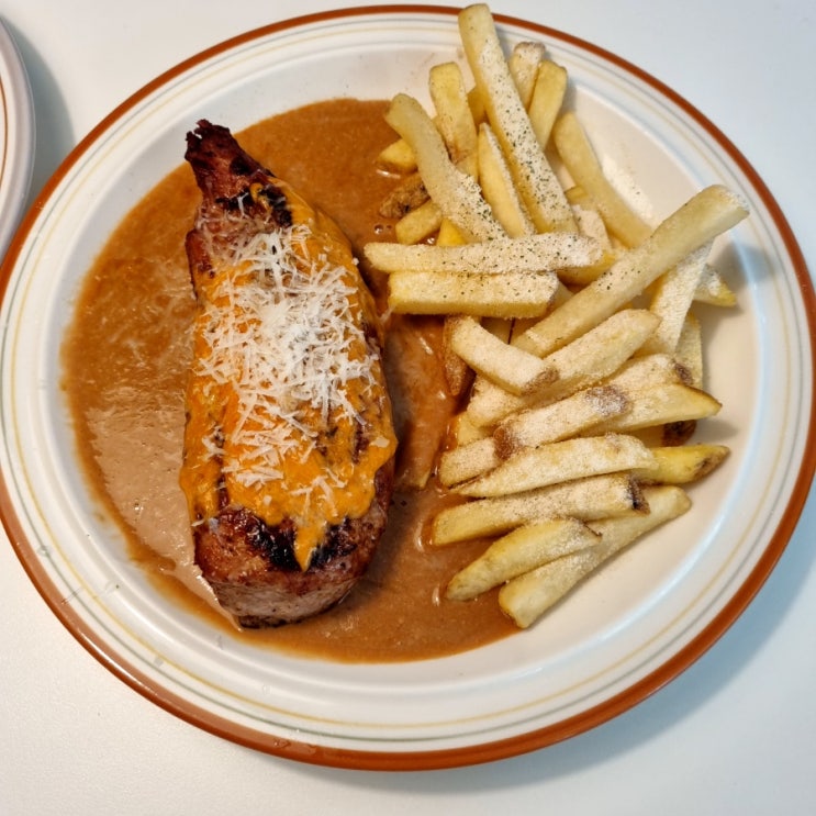  수원 신동카페거리 가볼만한 맛집 데이트코스로 딱, 신동운멜로4호점