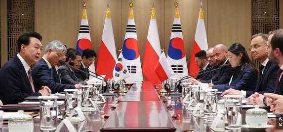 폴란드와 70억 달러 규모 <b>K2 전차 2차 계약</b> 연내 마무리 합의
