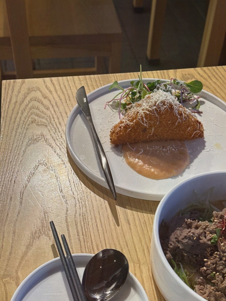  경주한식당 수경사, 독창적인 요리로 특별한 경험을 선사합니다
