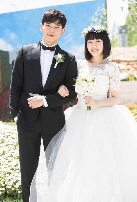 '방<b>민아</b> <b>온주완</b> <b>결혼</b>... 부부로…11월 <b>결혼 발표</b>에 감동과 응원... 