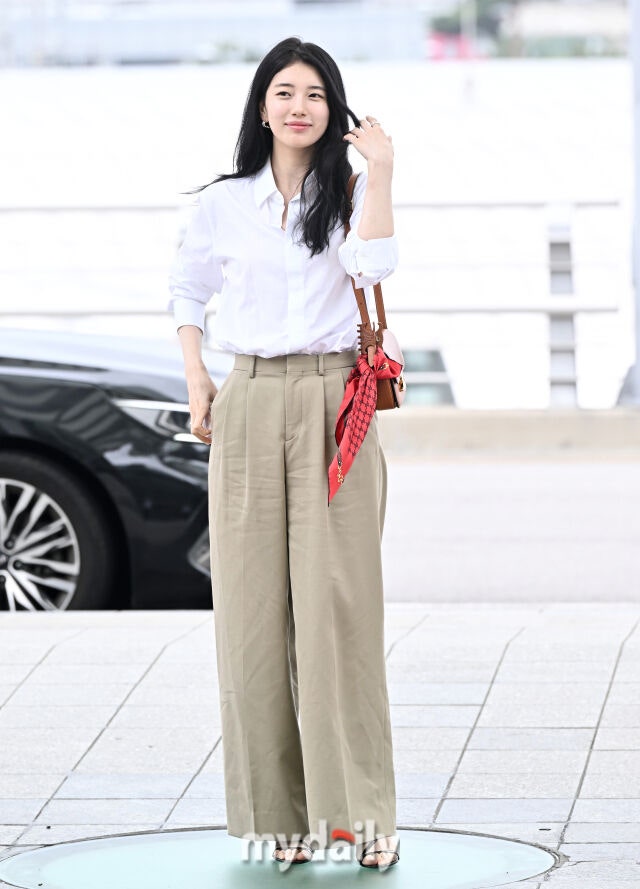  [공항패션]수지, 파리로 출국! 분위기 여신의 공항 포착 ️